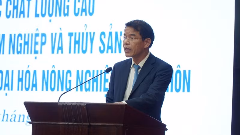 Tiến sĩ Vũ Thanh Mai, Phó Trưởng Ban Tuyên giáo Trung ương phát biểu tại hội thảo.