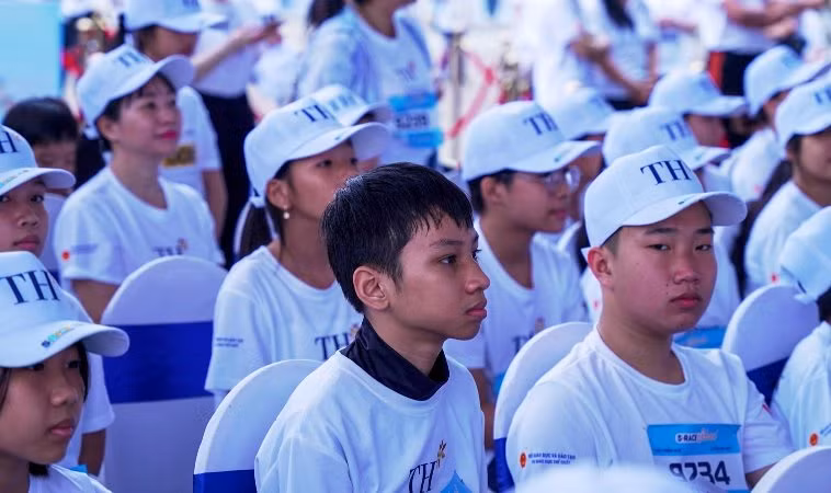 Hơn 15.000 người tham gia là một con số ấn tượng tại một sự kiện trực tiếp của S-Race từ trước đến nay.