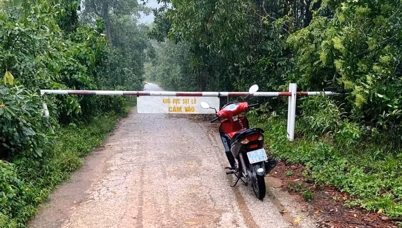 Cấm đường 71 từ xã Phong Xuân đi đến các công trình hồ thủy điện Rào Trăng 3, Rào Trăng 4, A Lin B1,B2…