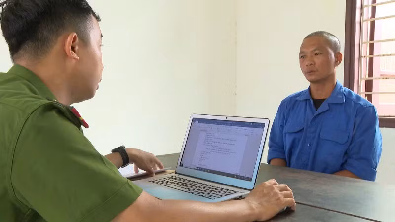 Cơ quan điều tra Công an thành phố làm việc đối tượng Hồ Văn Phương Tâm để làm rõ hành vi Cố ý làm hư hỏng tài sản xảy ra tại Điện Thái Hòa, Đại nội Huế.