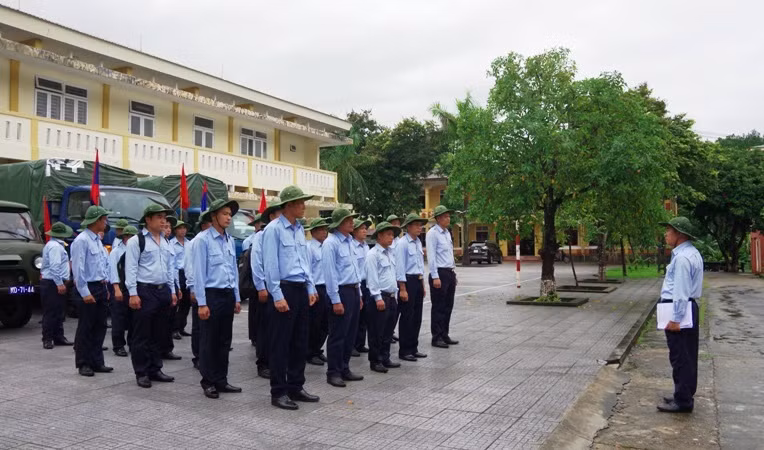 Đội 192 Bộ Chỉ huy Quân sự tỉnh Thừa Thiên Huế hạ đạt mệnh lệnh hành quân đi thực hiện nhiệm vụ tại Lào.