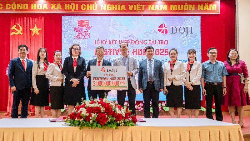 Lần đầu tiên Tập đoàn Vàng bạc Đá quý DOJI đồng hành cùng Festival Huế 2025 với danh vị “Nhà tài trợ kim cương”.