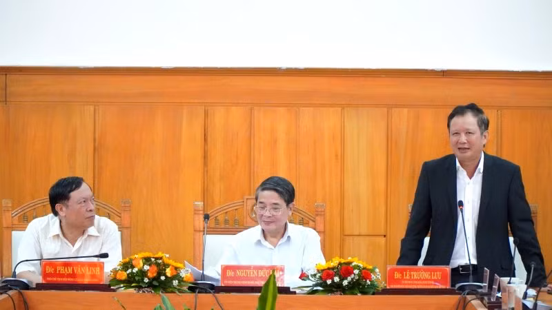 Đồng chí Bí thư Tỉnh ủy Thừa Thiên Huế Lê Trường Lưu tiếp thu các ý kiến tại buổi làm việc với Đoàn khảo sát Ban Chỉ đạo Trung ương.