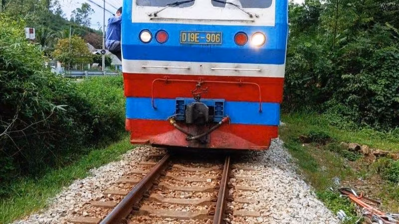 Hiện trường vụ tai nạn đường sắt làm một người phụ nữ tử vong thương tâm. (Ảnh: CTV)