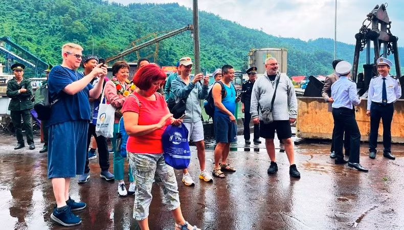 Phần lớn du khách đến từ các nước Anh, Pháp, Mỹ, Canada...