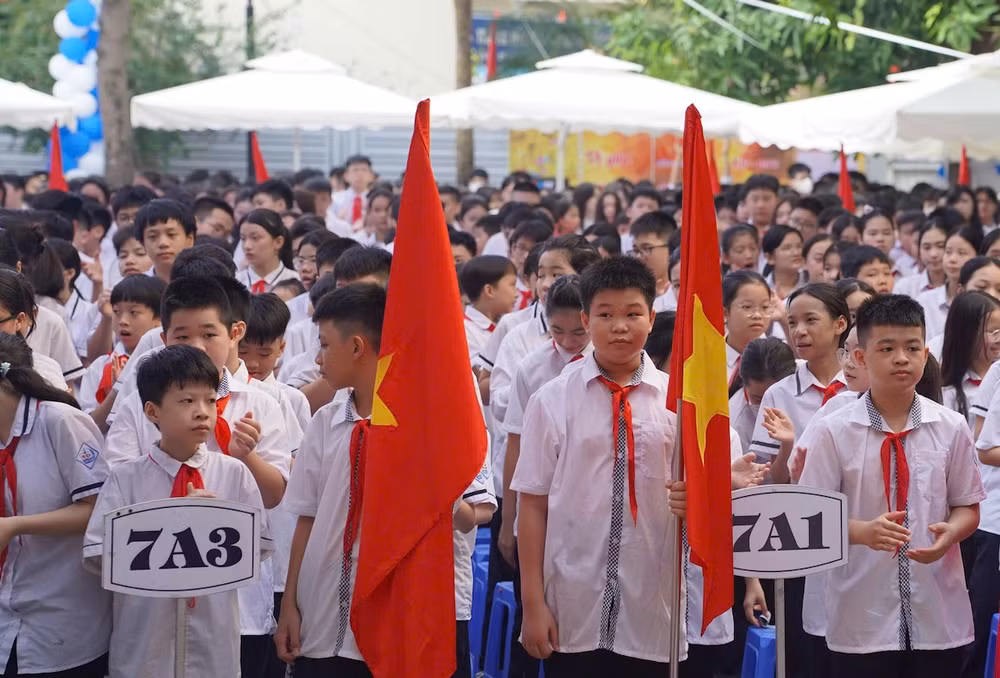 Học sinh Hà Nội trong ngày khai giảng (Ảnh: TRUNG HIẾU)