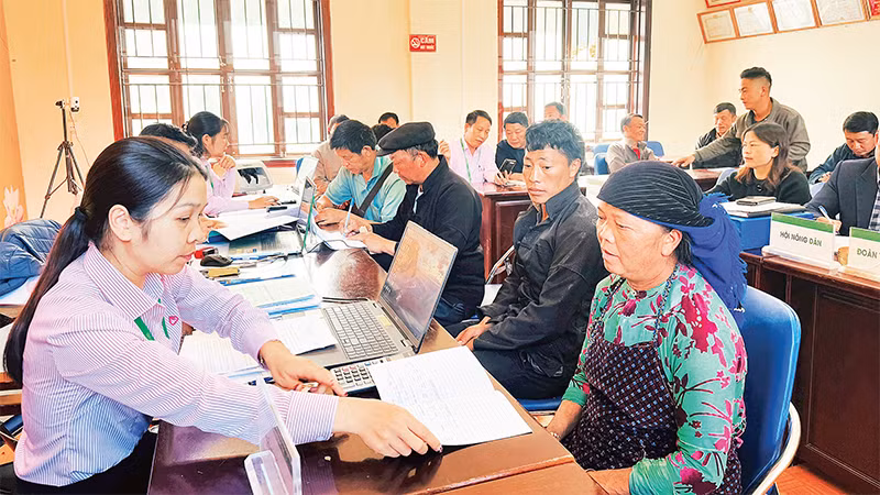 Ðiểm giao dịch của Ngân hàng Chính sách xã hội tại xã Sà Phìn, huyện Ðồng Văn, tỉnh Hà Giang. 
