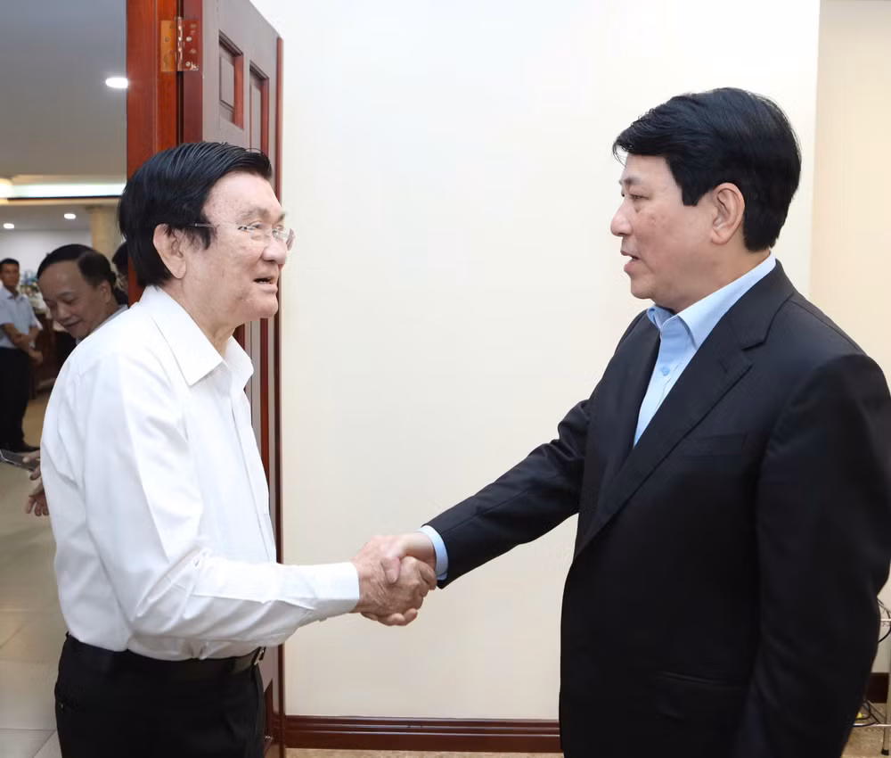 Chủ tịch nước Lương Cường thăm, chúc Tết nguyên Chủ tịch nước Trương Tấn Sang. Chủ tịch nước Lương Cường thăm, chúc Tết nguyên Chủ tịch nước Trương Tấn Sang.
