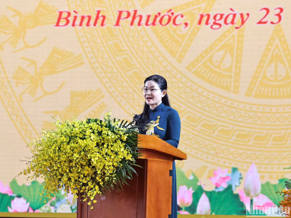 Bí thư Tỉnh ủy Bình Phước Tôn Ngọc Hạnh đọc diễn văn tại Lễ kỷ niệm.