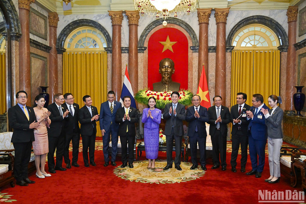 Các đại biểu hai nước tại buổi tiếp. Các đại biểu hai nước tại buổi tiếp.