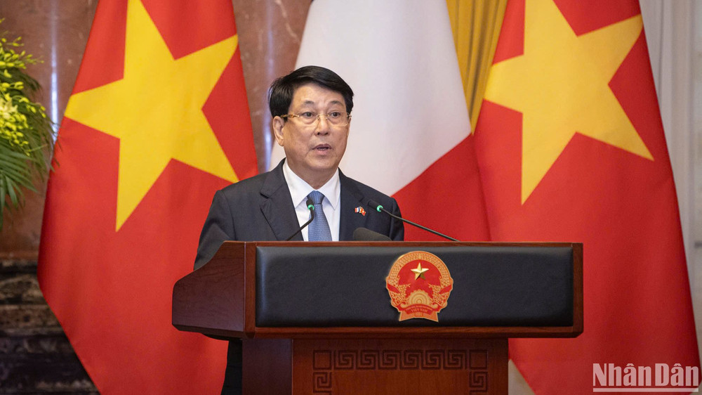 Chủ tịch nước Lương Cường phát biểu tại buổi gặp gỡ báo chí. Chủ tịch nước Lương Cường phát biểu tại buổi gặp gỡ báo chí.