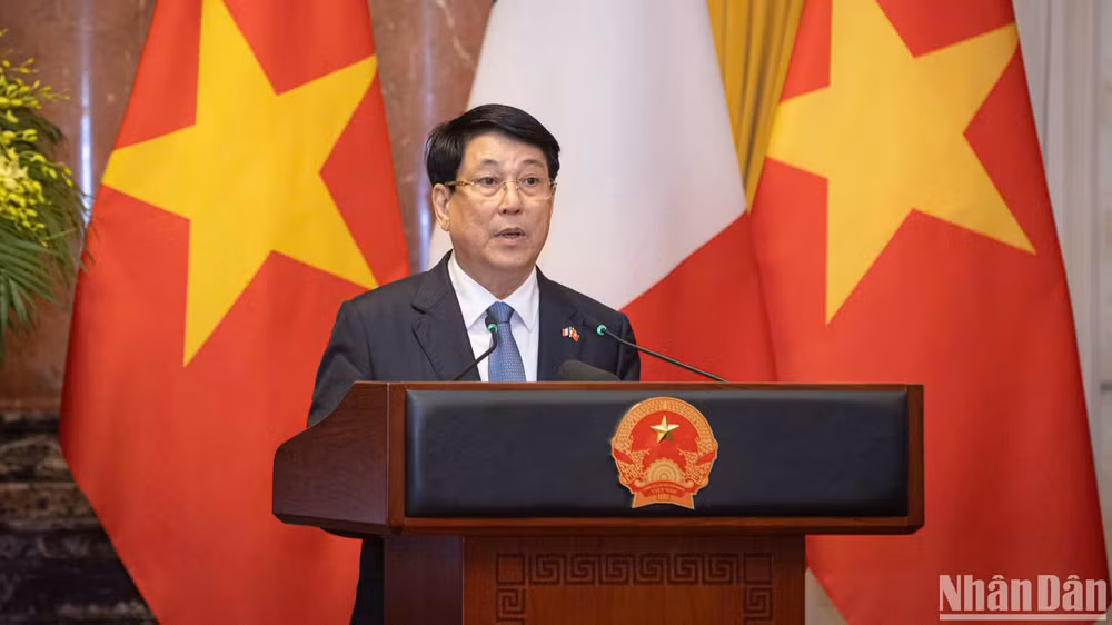 Chủ tịch nước Lương Cường phát biểu tại buổi gặp gỡ báo chí.