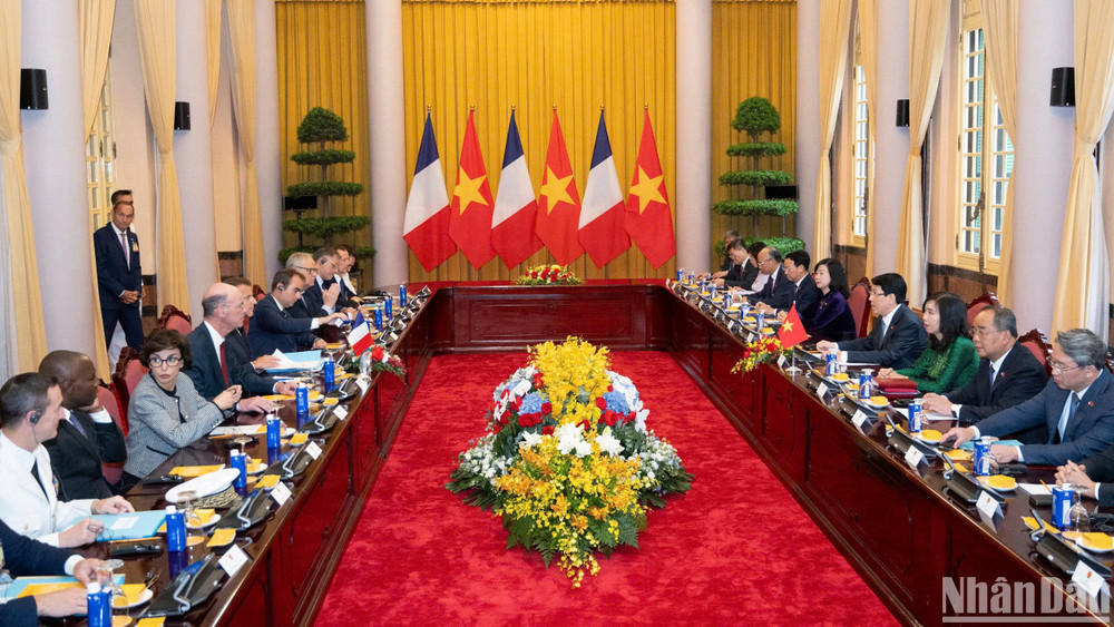 Toàn cảnh hội đàm. Toàn cảnh hội đàm.