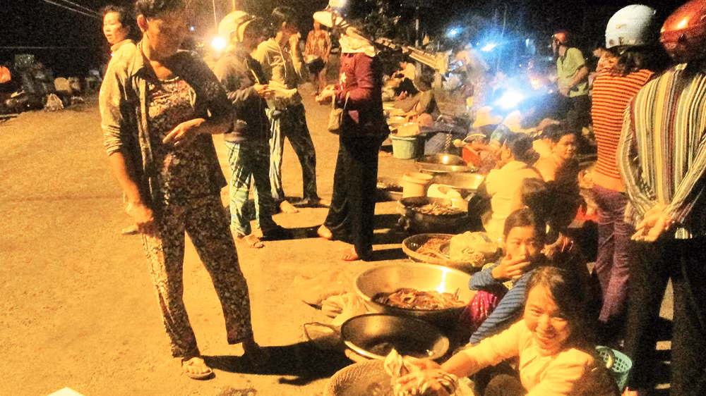 Một góc chợ đêm.