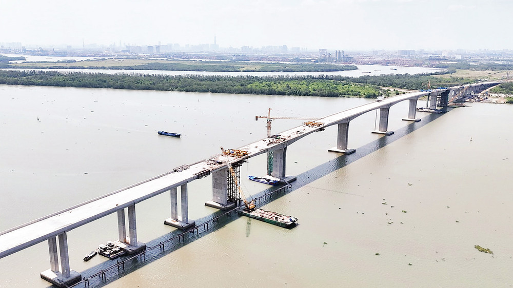 Cầu Nhơn Trạch trên tuyến Vành đai 3 nối Thành phố Hồ Chí Minh và Đồng Nai sẽ thông xe kỹ thuật trước ngày 30/4/2025. 