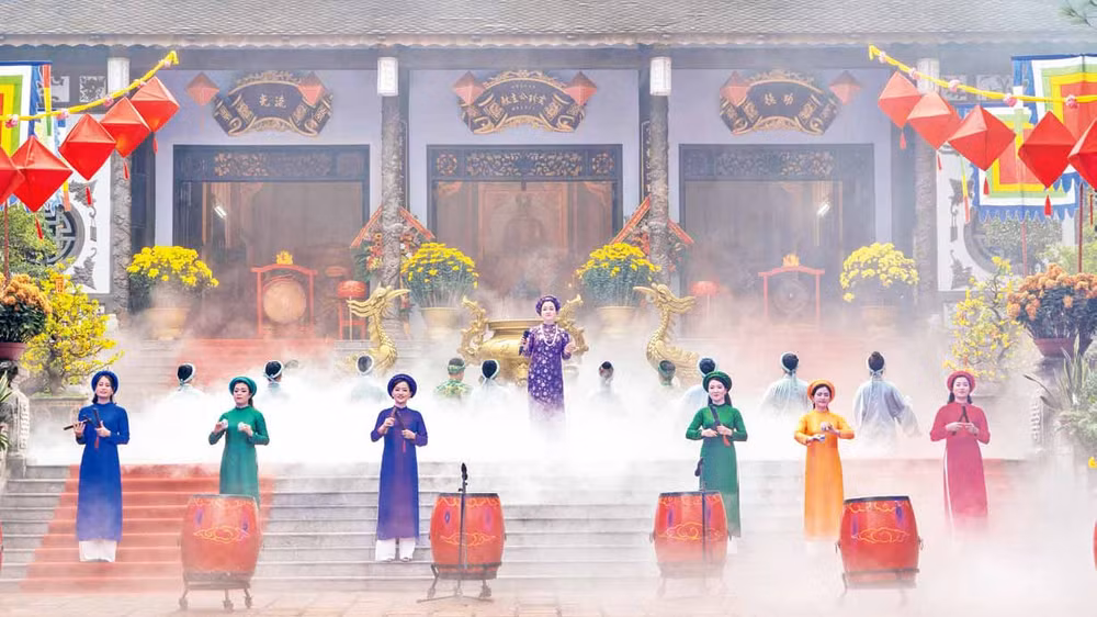 Hoạt cảnh Lễ hội Đền Huyền Trân - Ca kịch Huế. (Ảnh Nguyễn Phúc bảo Minh) 