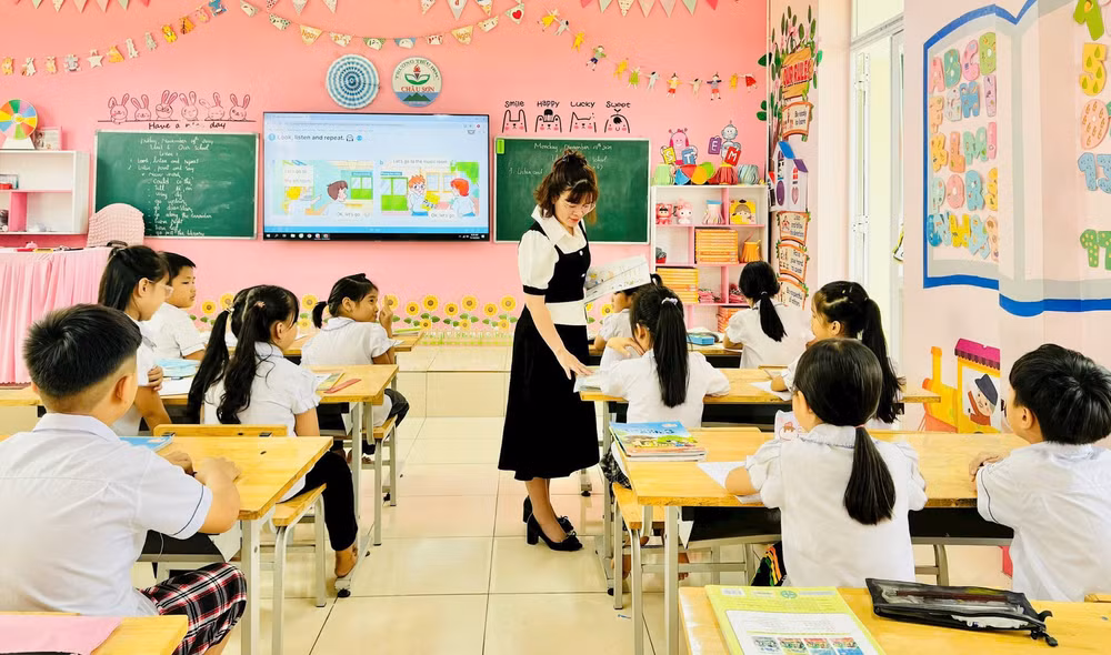 Giờ học môn tiếng Anh tại Trường tiểu học Châu Sơn (Ba Vì, Hà Nội).