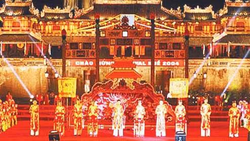 Biểu diễn Nhã nhạc cung đình Huế tại Festival Huế 2024. 