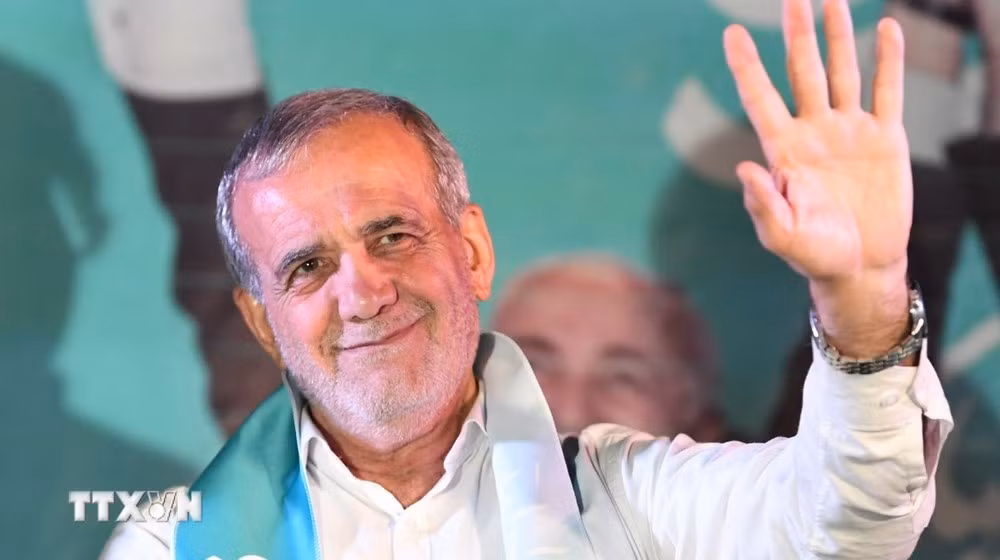 Ông Masoud Pezeshkian trong cuộc vận động tranh cử Tổng thống tại Tehran, Iran ngày 3/7/2024. (Ảnh: THX/TTXVN)