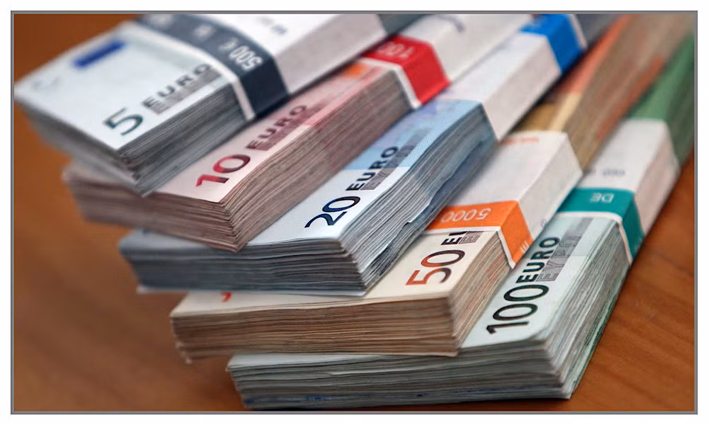 Đồng tiền giấy euro. (Ảnh: THX/TTXVN)