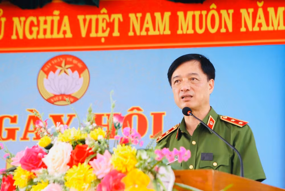 Trung tướng Nguyễn Duy Ngọc, Ủy viên Trung ương Đảng, Thứ trưởng Công an phát biểu ý kiến tại Ngày hội Đại đoàn kết toàn dân tộc ở Nam Định.