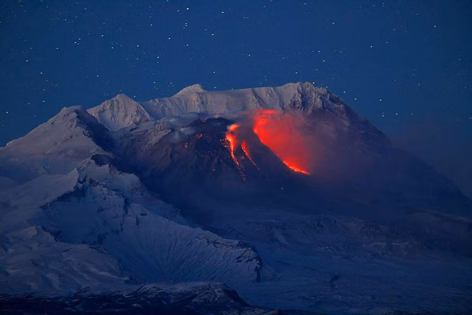 Quang cảnh núi lửa Shiveluch trên bán đảo Kamchatka của Nga, ngày 20/11/2022. (Ảnh: Viện Núi lửa và Địa chấn học Chi nhánh Viễn Đông của Viện Hàn lâm Khoa học Nga)