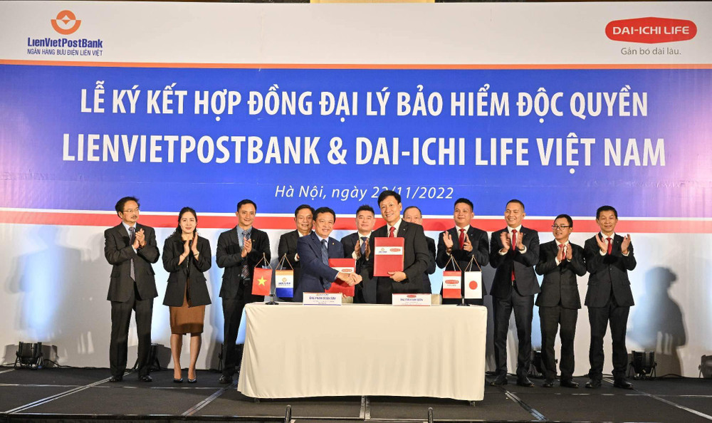 LienVietPostBank và Dai-ichi Life Việt Nam ký kết hợp đồng độc quyền kinh doanh bảo hiểm liên kết ngân hàng 15 năm