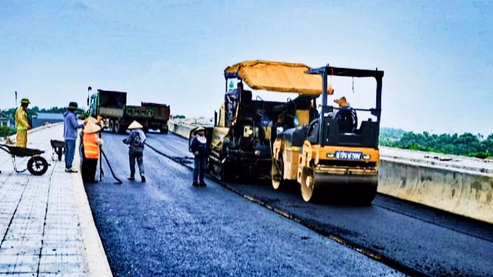 Tuyến đường Bắc Nam-cầu Huống Thượng đang khẩn trương hoàn thiện với sự giám sát chặt chẽ về chất lượng của Ngân hàng Thế giới.