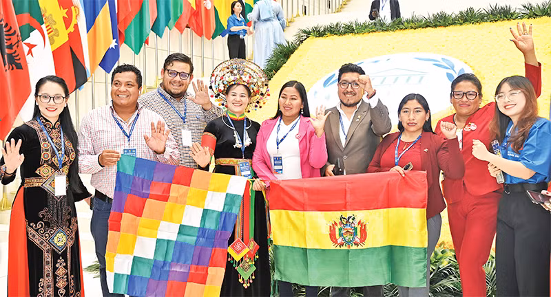 Với chủ đề: "Vai trò của giới trẻ trong việc thúc đẩy thực hiện các mục tiêu phát triển bền vững thông qua chuyển đổi số và đổi mới sáng tạo", Hội nghị Nghị sĩ trẻ toàn cầu lần thứ 9 được tổ chức tại Hà Nội có quy mô lớn nhất từ trước đến nay. (Ảnh: DUY LINH)