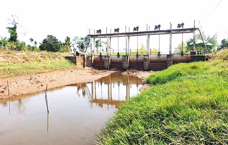 Nguồn nước tại công trình thủy lợi An Phú-Chư Á, tỉnh Gia Lai đang cạn kiệt.
