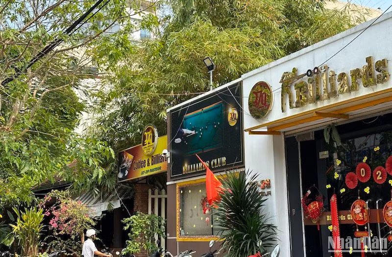 Nhà, đất số 37 Pasteur và 39 Pasteur chưa thể thu hồi cũng do sự khác biệt giữa lệnh kê biên tài sản của Cơ quan Cảnh sát điều tra, Bộ Công an, bản án và thực tế. Hiện, các nhà, đất này đang được sử dụng để kinh doanh quán cà-phê, bi-da. (Ảnh: ANH ĐÀO)