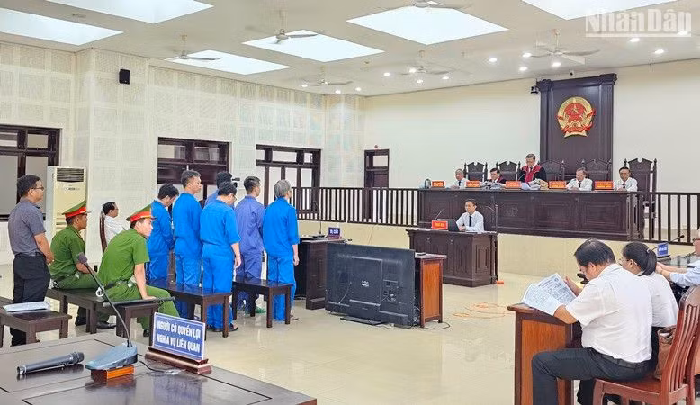 Quang cảnh phiên tòa. (Ảnh: AD)