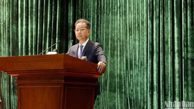 Đồng chí Nguyễn Văn Quảng, Ủy viên Trung ương Đảng, Bí thư Thành ủy, Trưởng đoàn đại biểu Quốc hội thành phố Đà Nẵng, phát biểu tại chương trình. (Ảnh: ANH ĐÀO)