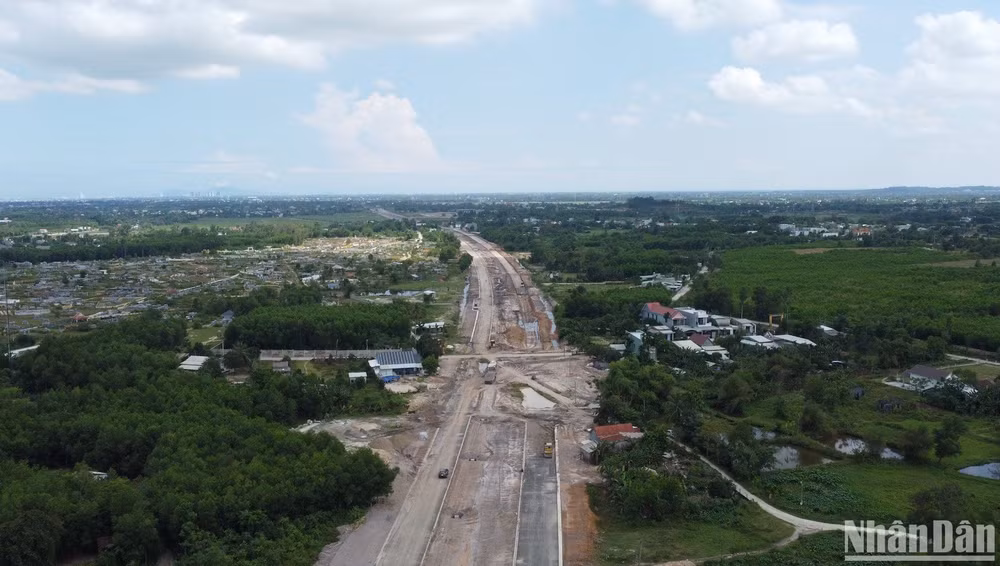 Dự án với tổng vốn đầu tư gần 1.500 tỷ đồng, dự kiến hoàn thành cuối năm 2023. (Ảnh: ANH ĐÀO)