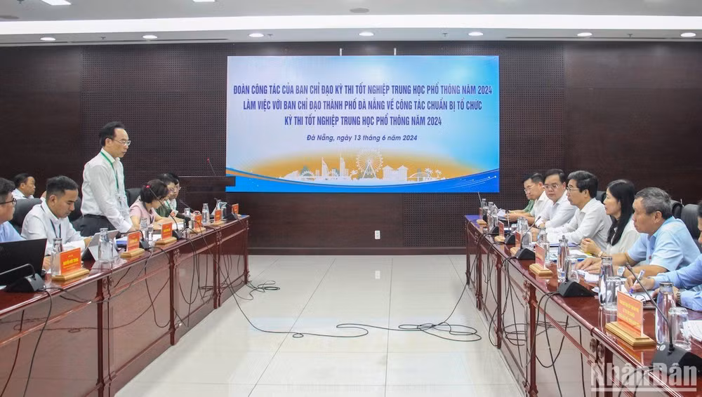 Đoàn đã có buổi làm việc với UBND TP Đà Nẵng về công tác chuẩn bị và tổ chức kỳ thi tốt nghiệp THPT năm 2024, sáng 13/6. (Ảnh ANH ĐÀO)