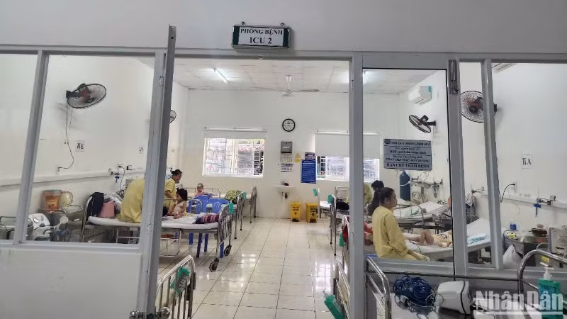 Phòng bệnh ICU điều trị những trẻ bị sởi biến chứng nặng ở Bệnh viện Phụ sản-Nhi Đà Nẵng. (Ảnh: ANH ĐÀO)
