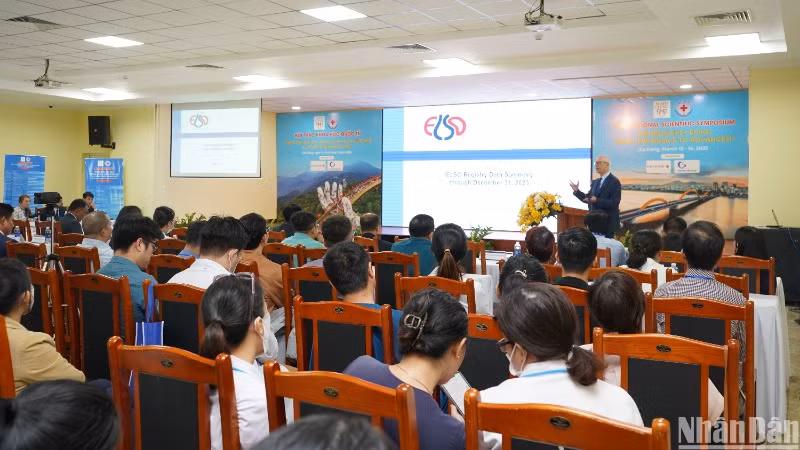 Bệnh viện Đà Nẵng khai mạc hội thảo quốc tế trao đổi oxy qua màng ngoài cơ thể (ECMO) từ cơ bản đến nâng cao. (Ảnh: ANH ĐÀO)