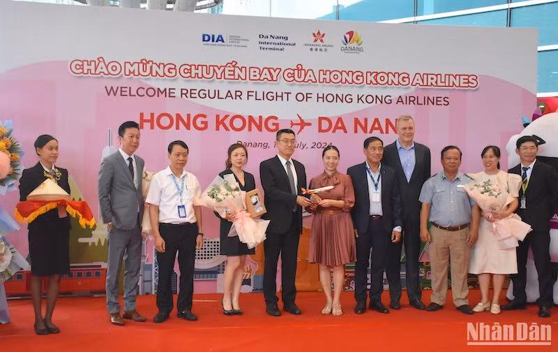 Chương trình đón chuyến bay được tổ chức chu đáo chiều 19/7 tại Nhà ga quốc tế Đà Nẵng. (Ảnh ANH ĐÀO)