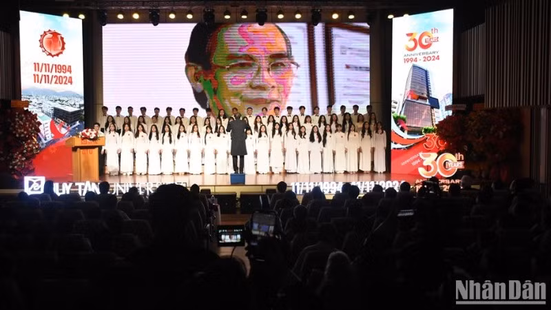 Đại học Duy Tân với hành trình 30 năm phát triển, gắn liền với cuộc đời, sự nghiệp của Anh hùng Lao động, Nhà giáo Ưu tú Lê Công Cơ. (Ảnh: ANH ĐÀO) Đại học Duy Tân với hành trình 30 năm phát triển, gắn liền với cuộc đời, sự nghiệp của Anh hùng Lao động, Nhà giáo Ưu tú Lê Công Cơ. (Ảnh: ANH ĐÀO)