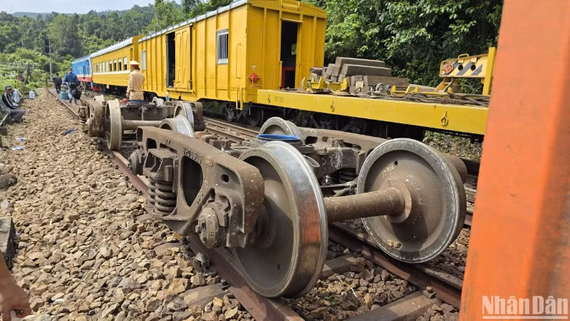 Hiện trường vụ tai nạn. (Ảnh: ANH ĐÀO)