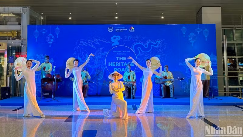 Sân bay Quốc tế Đà Nẵng không ngừng nâng cao chất lượng các dịch vụ nhằm tạo ấn tượng điểm đến bình yên cho du khách. (Ảnh: ANH ĐÀO)