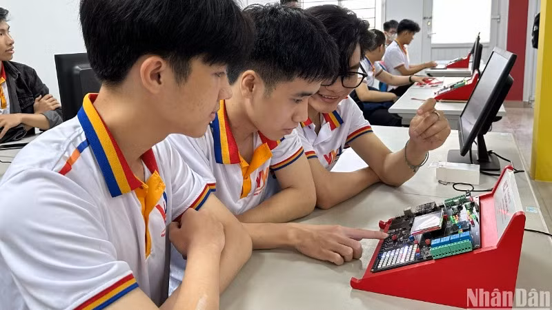 Đà Nẵng chú trọng đào tạo nguồn nhân lực công nghệ thông tin chất lượng cao nhằm đáp ứng nhu cầu phát triển của thành phố. (Ảnh: ANH ĐÀO)