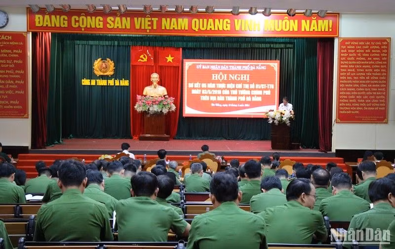 Toàn cảnh hội nghị sáng 13/3.