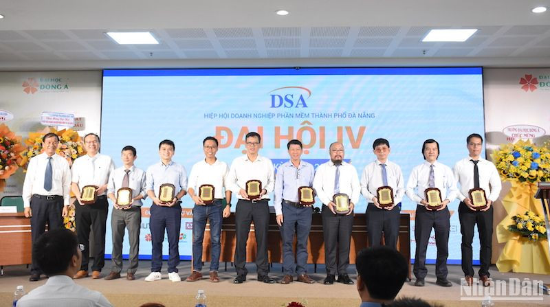 Các doanh nghiệp phần mềm đóng góp tích cực vào thành tựu phát triển chung của Đà Nẵng. Ảnh ANH ĐÀO