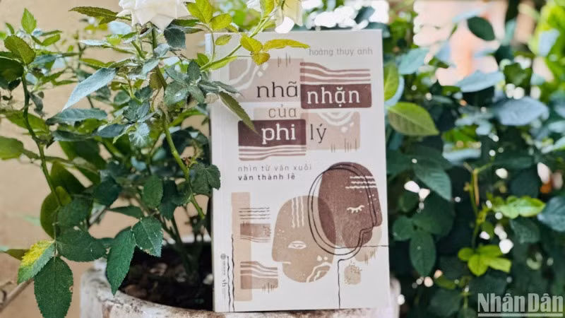 Nhà phê bình Hoàng Thụy Anh chạy đua với cuộc chiến giành giật sự sống với căn bệnh K để hoàn tất tác phẩm này. (Ảnh: ANH ĐÀO)