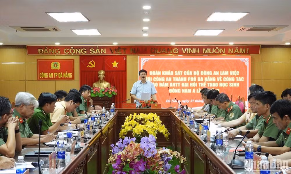 Đoàn công tác của Bộ Công an làm việc với Công an TP Đà Nẵng về công chuẩn bị chu đáo cho Đại hội Thể thao học sinh Đông Nam Á diễn ra tại Đà Nẵng. (Ảnh: A.Đ)