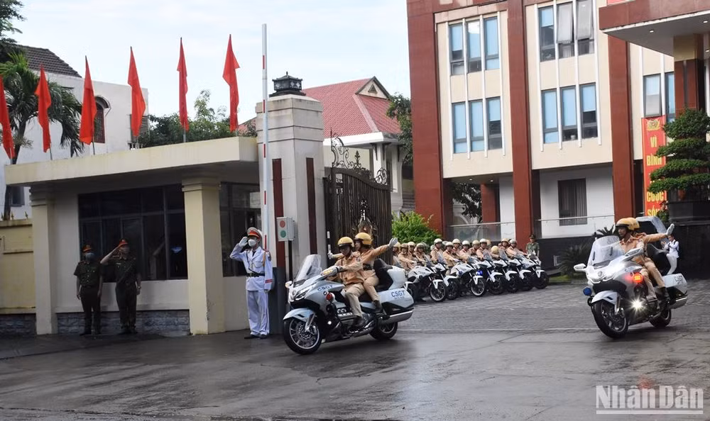 Công an thành phố Đà Nẵng tổng ra quân Đợt cao điểm tấn công, trấn áp tội phạm, bảo đảm an ninh trật tự, bảo vệ tuyệt đối an toàn dịp Noel, tết Dương lịch, tết Nguyên đán Giáp Thìn 2024. (Ảnh: ANH ĐÀO)