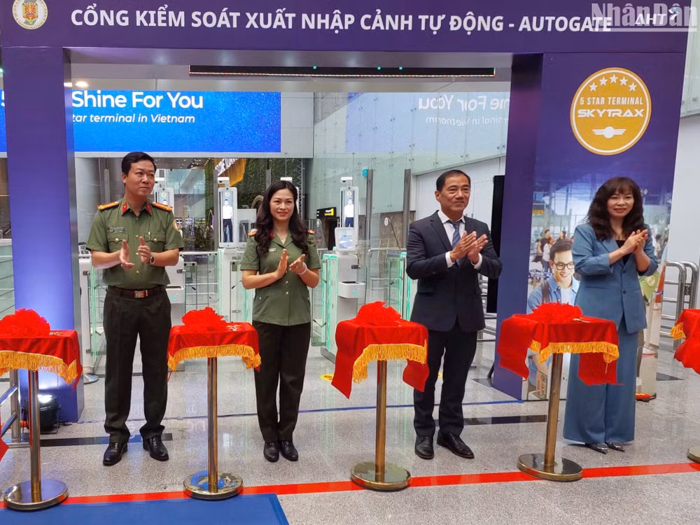 Sân bay quốc tế Đà Nẵng đưa vào vận hành Cổng kiểm soát xuất nhập cảnh tự động sáng ngày 20/3. (Ảnh: ANH ĐÀO)