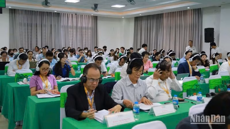 Các đại biểu tham dự hội thảo. (Ảnh: ANH ĐÀO)