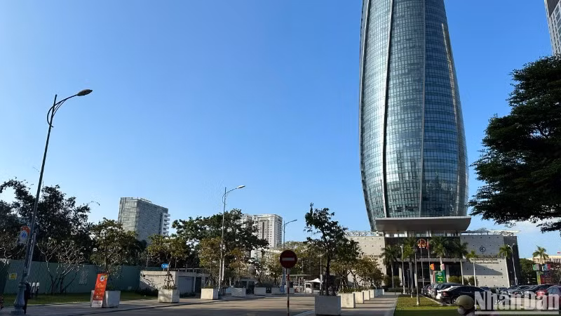 Năm 2025, thành phố Đà Nẵng tiếp tục triển khai đấu giá hàng chục khu đất vàng để tạo nguồn thu cho ngân sách và hỗ trợ các hoạt động phát triển kinh tế-xã hội thành phố. (Ảnh: ANH ĐÀO)